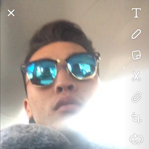 Meet your Posher, Alex